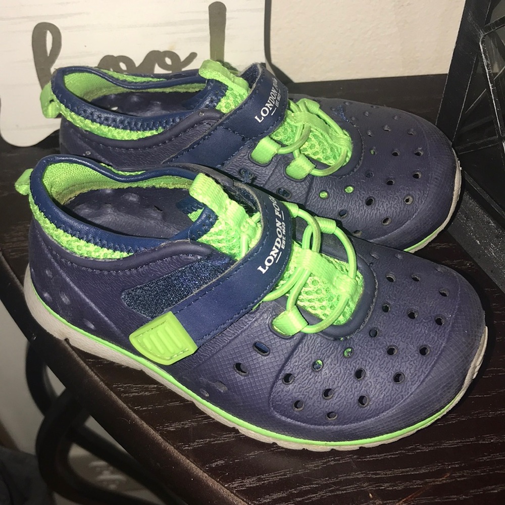 London Fog Water Shoes Size 7